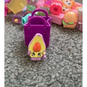 Single Shopkin with grocery bag